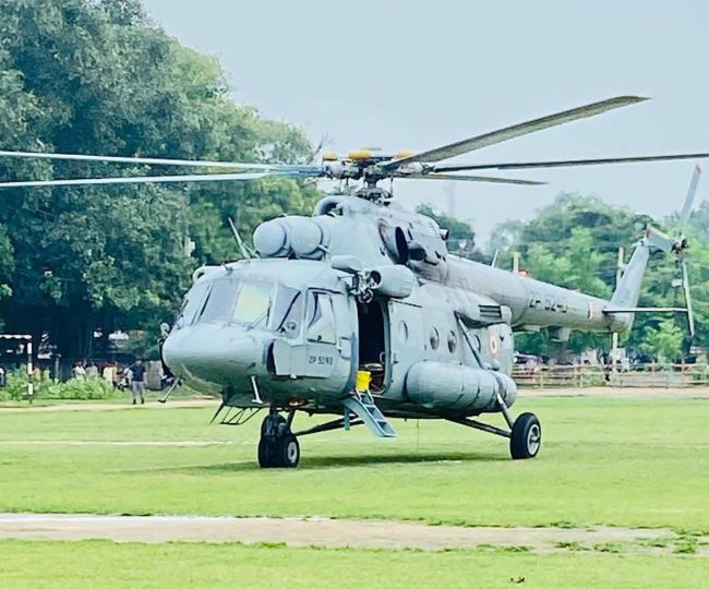 डालमिया नगर खेल मैदान मेंगृह मंत्री का हेलीकॉप्टर की ट्रायल लैंडिंग